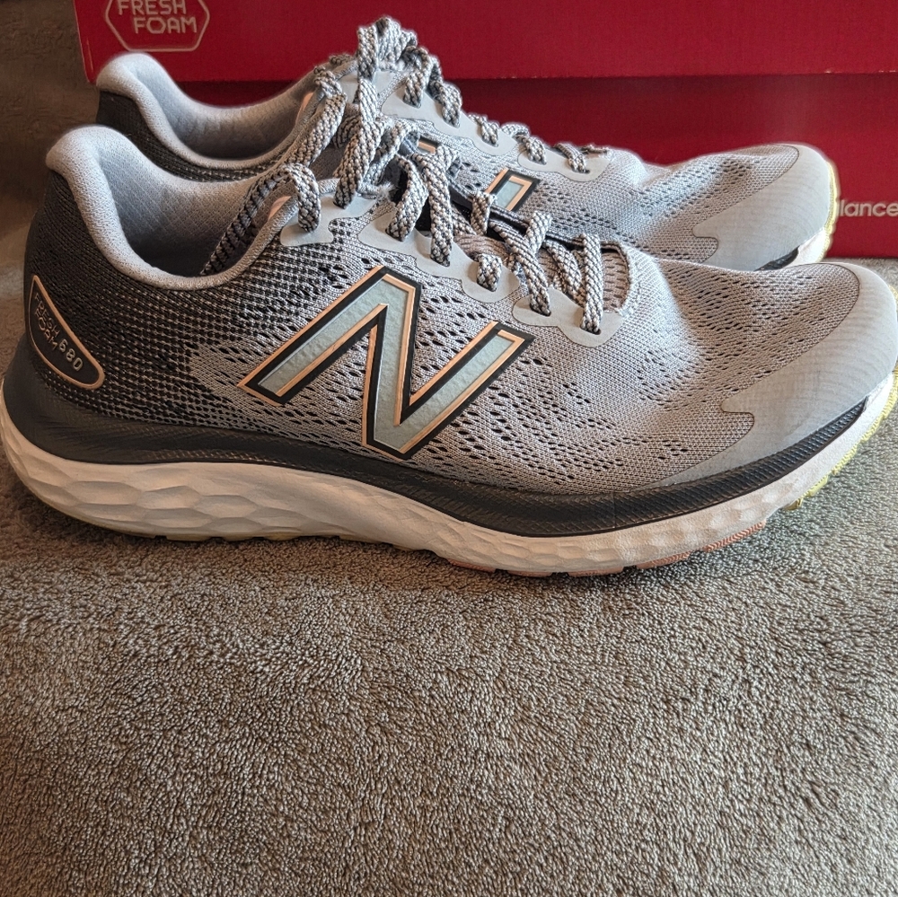 New Balance Light Gray Freash Foam 680v7